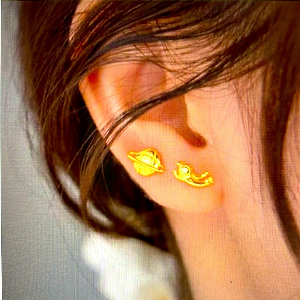 925 Sterling Silver Asymmetrical Planet Minimalist Stud Earring
